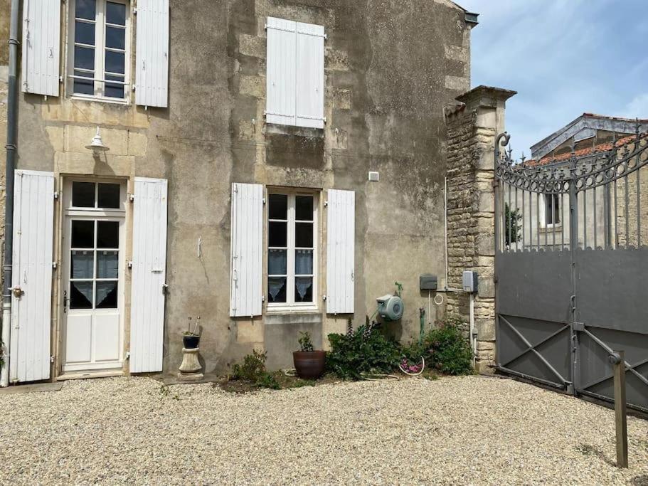 Courçon Le Puits Sainte Claire Bed & Breakfast エクステリア 写真