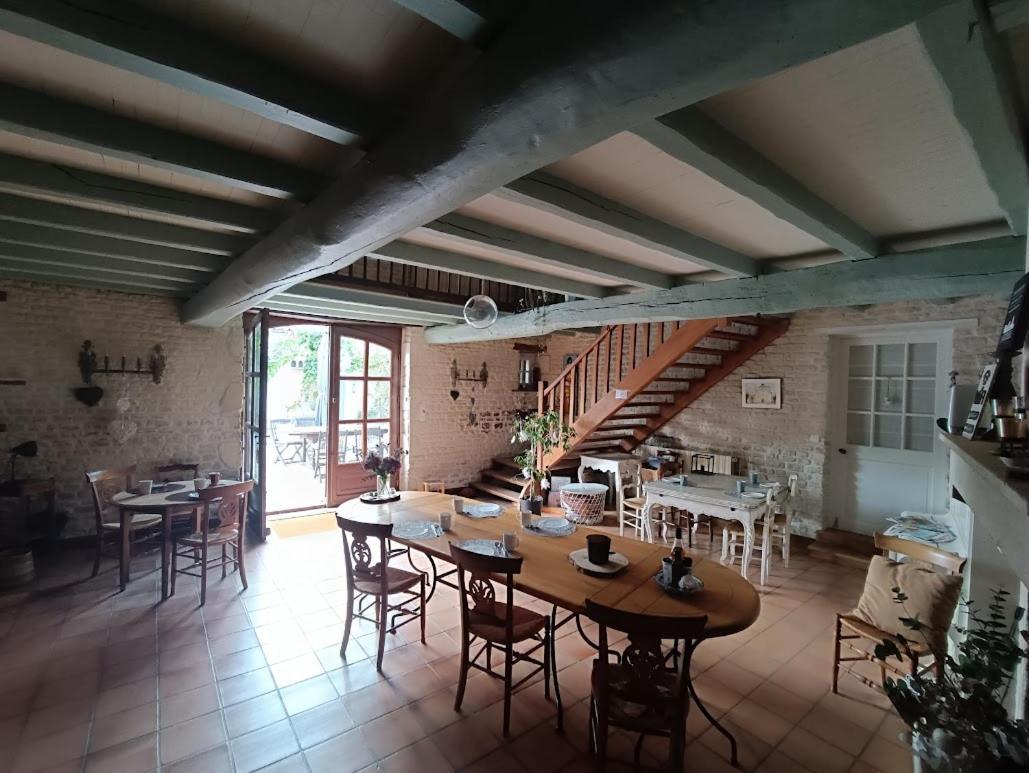 Courçon Le Puits Sainte Claire Bed & Breakfast エクステリア 写真